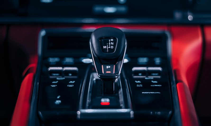 Coches automáticos vs manuales: Ventajas, desventajas y comparativa por segmentos